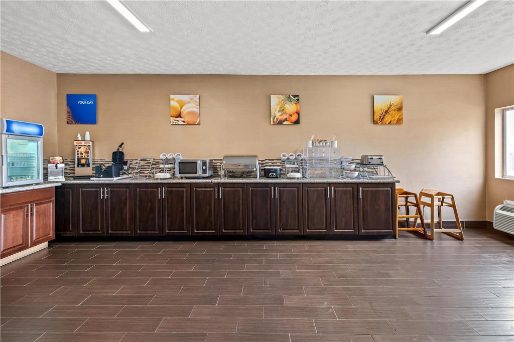 Comfort Inn & Suites Fairborn Near Wright Patterson Afb Restaurant photo